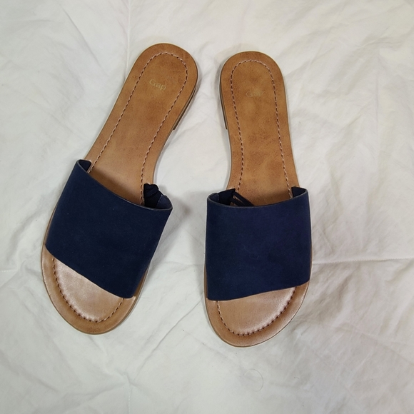 Gap Navy and Brown Flats - Picture 2 of 6